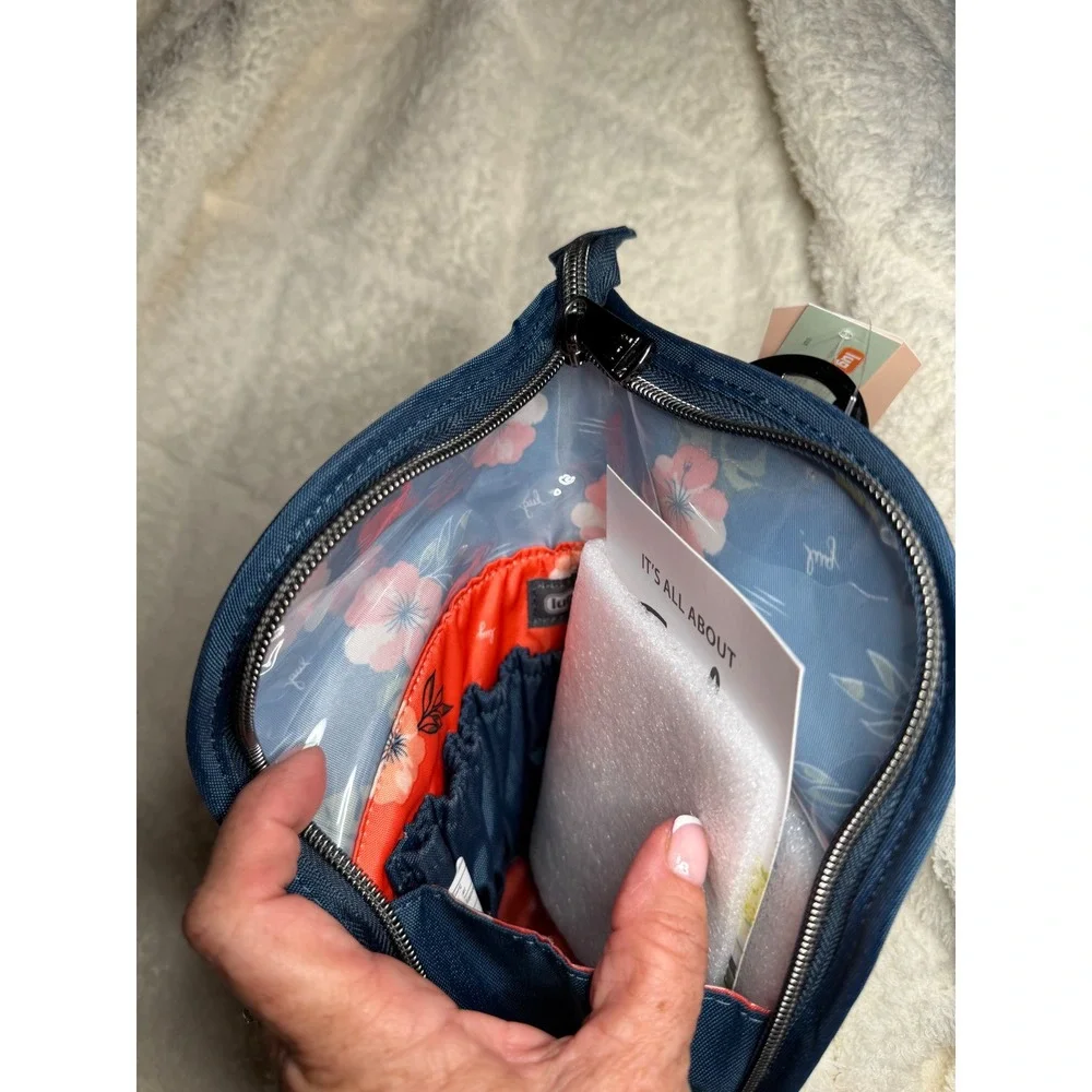 NWT Lug Canoe Cosmetic Case Stand Up Pouch Aloha Navy Hibiscus Floral Travel B
